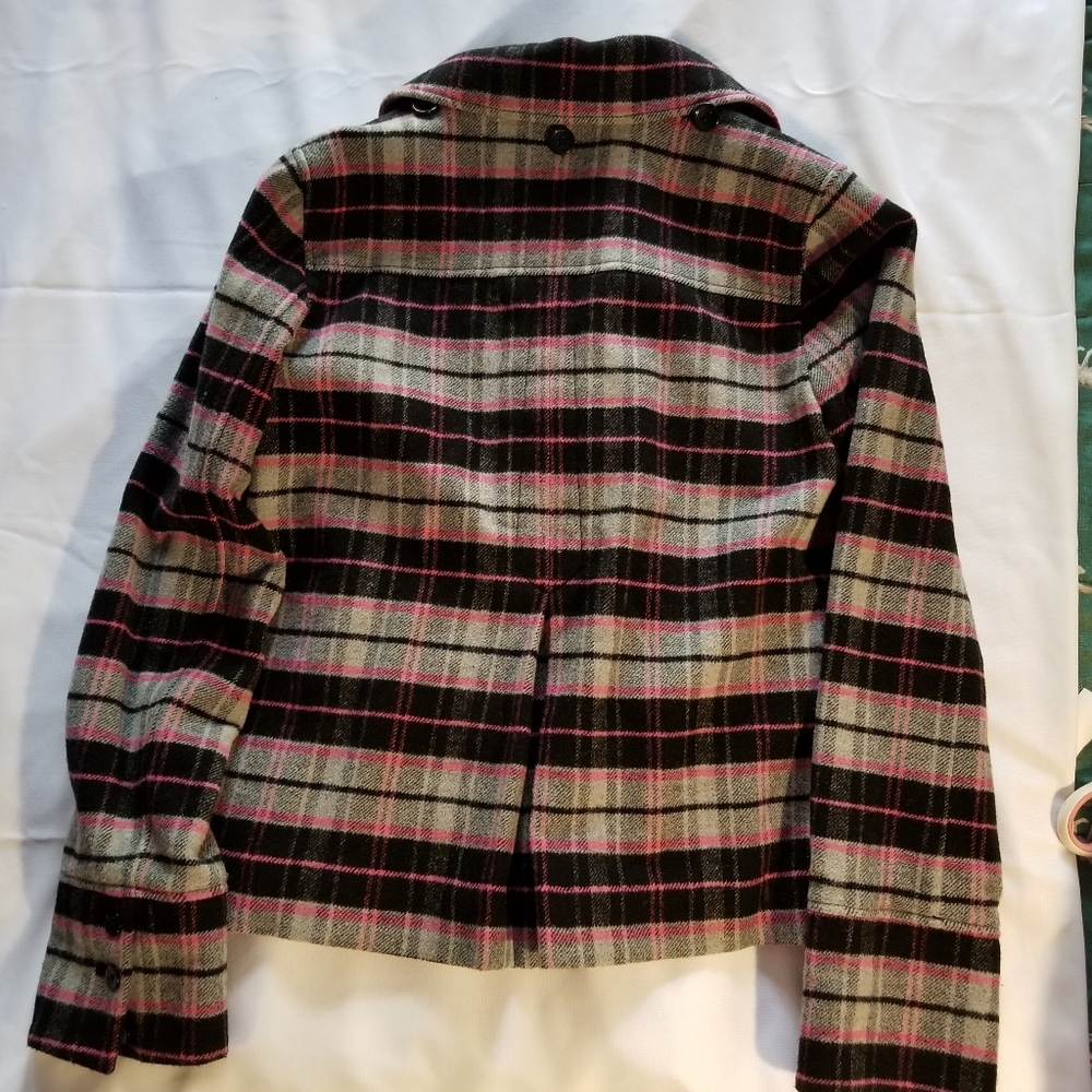 Pink Vs Jacket - image 2